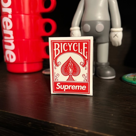 Supreme Bicycle® Clear Playing Cards Supreme Bicycle Clear Playing Cards Red (FW20) Brand New